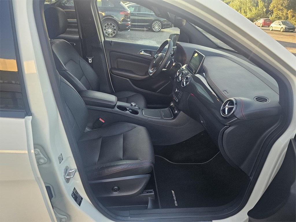 Foto 15 MERCEDES B200d AMG