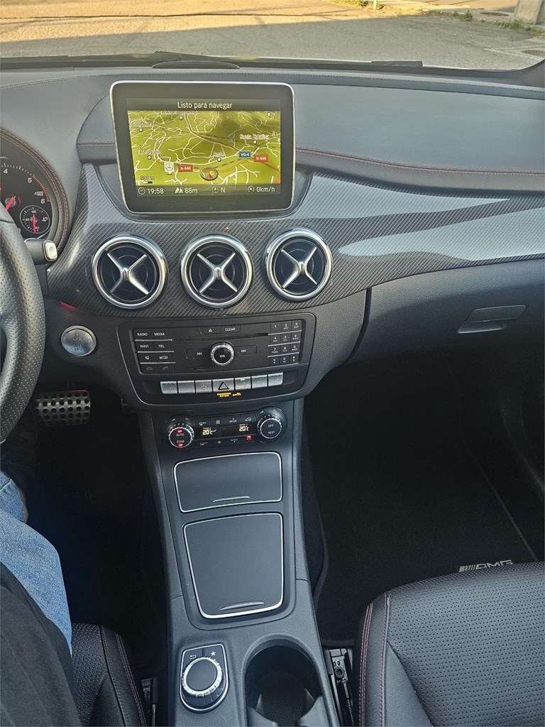 Foto 17 MERCEDES B200d AMG