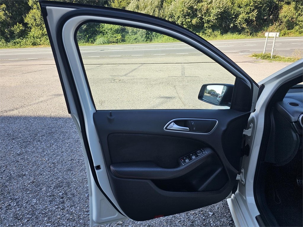 Foto 7 MERCEDES B200d